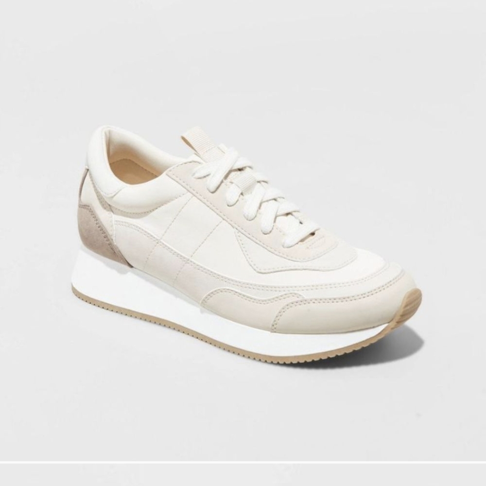 🎄 CLOSET CLEAR OUT SALE 🎄 Universal Thread Sneakers